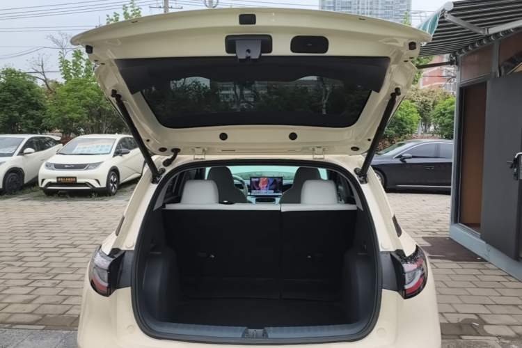 Used Geely Galaxy Geome 2025 310km Dream Edition Trunk