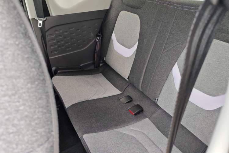 Used Chery New Energy QQ Ice Cream 2022 170km Sundae Phosphate Lithium-Ion