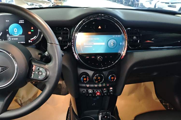 Used MINI 2023 Updated 1.5T COOPER Artist Five-Door Edition Audio And AC Panel