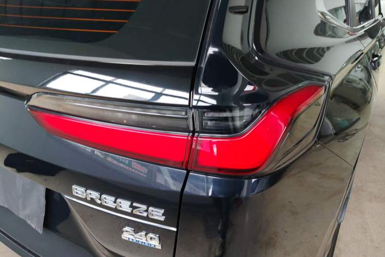 Used Honda Breeze 2025 240TURBO Two-Wheel-Drive Luxury Edition 5 Seats