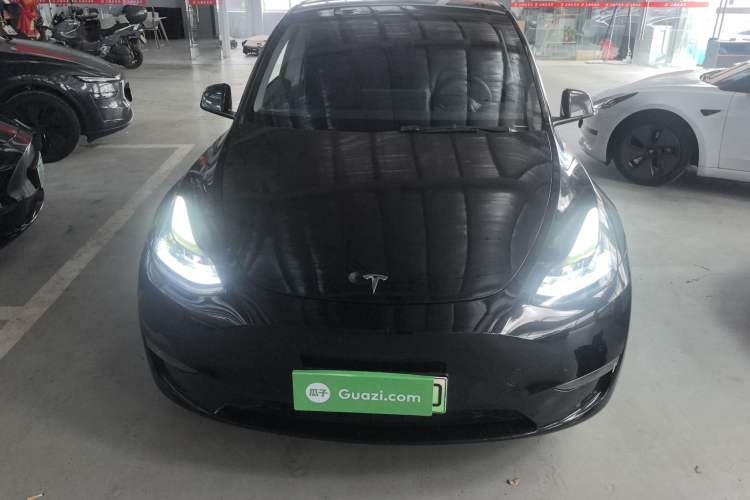 Used Tesla Model Y 2022 Long-Range All-Wheel-Drive Version
