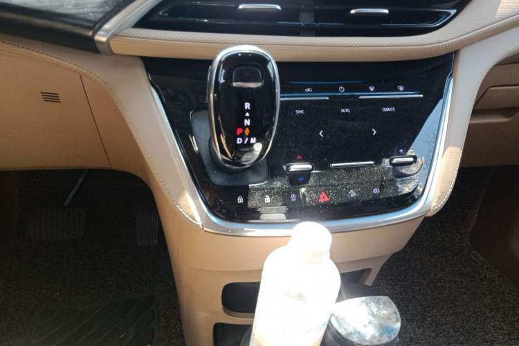 Used Buick GL8 2021 ES Land Cruiser 653T Luxury Edition Gear Lever