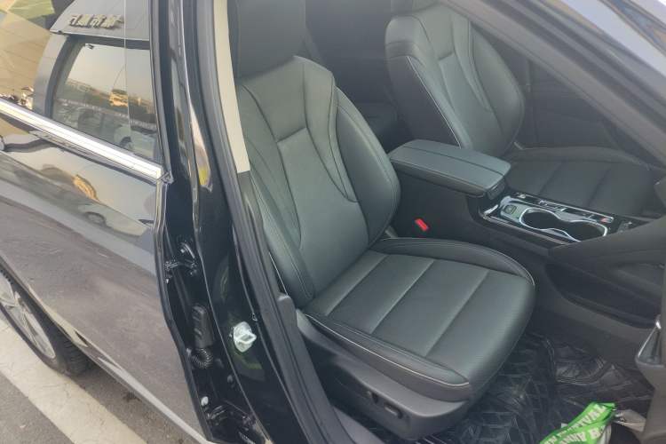 Used Buick Envision 2023 Encore Plus 652T Five-Seat Luxury Model
