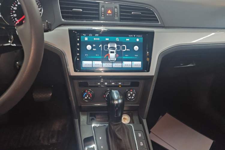 Used Volkswagen Lamando 2018 230TSI DSG Fashion Edition Audio And AC Panel