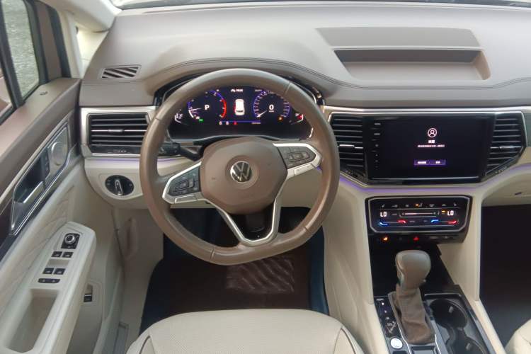 Used Volkswagen Viloran 2020 380TSI Prestige Edition
