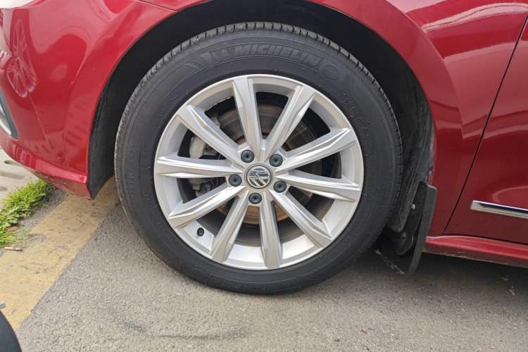 Used Volkswagen Passat 2016 330TSI DSG Luxury Edition Left Front Wheel Hub