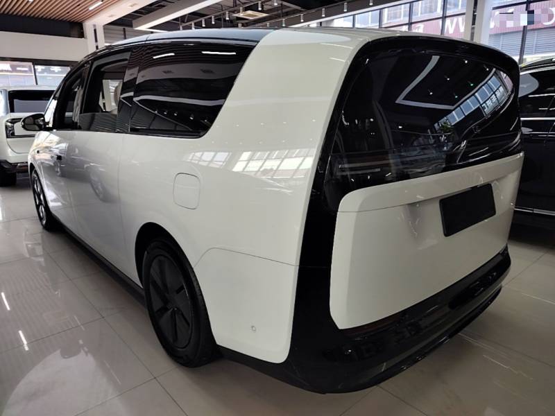 Used Li Auto MEGA 2024 Ultra Model — 4