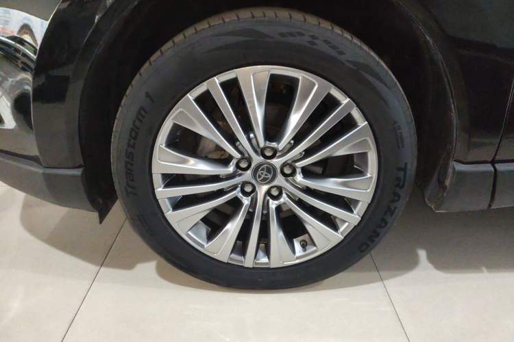 Used Toyota Harrier 2022 2.0L CVT Two-Wheel Drive Deluxe Edition