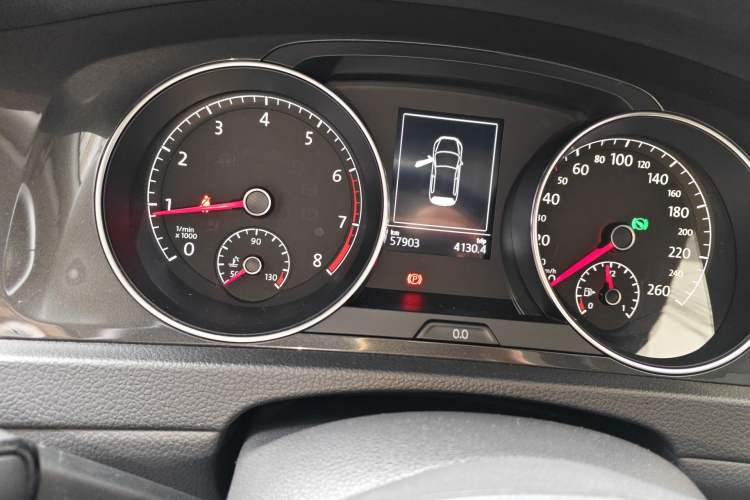 Used Volkswagen Golf 2019 1.6L Automatic Comfort Model China V Standard Odometer Close Up