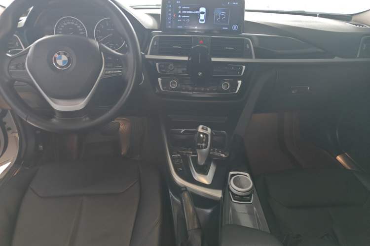 Used BMW 3 Series 2016 316Li Fashion Model
