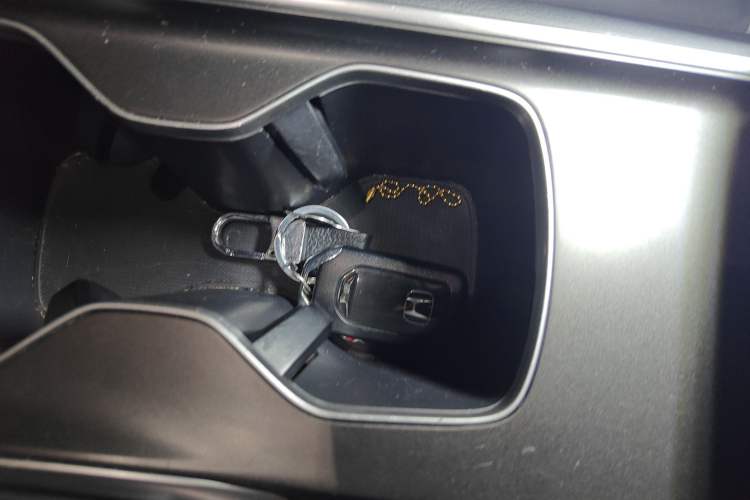 Used Honda Accord 2018 260TURBO Luxury Edition China V Emission Standard Vehicle Key