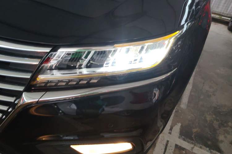 Used Roewe RX5 2018 30T Two-Wheel Drive Automatic Internet Platinum Edition
