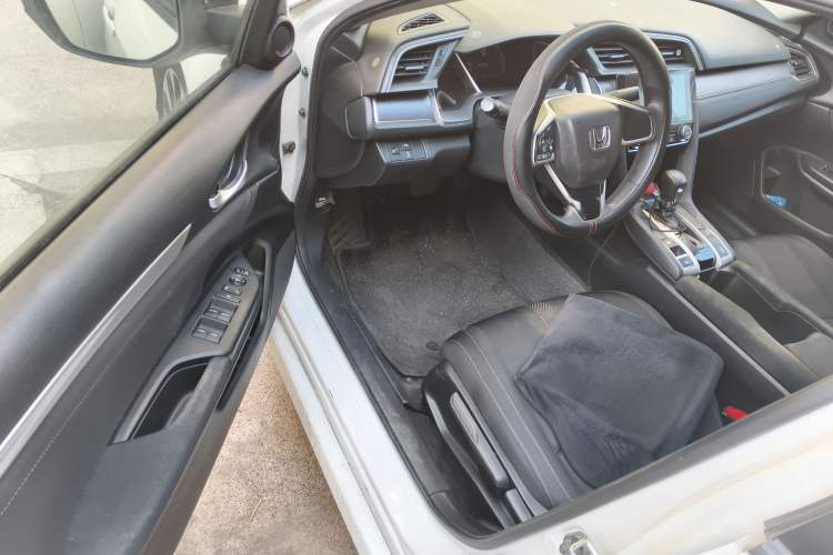 Used Honda Civic 2016 220TURBO CVT Luxury Edition