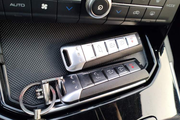 Used Wey VV7 2017 2.0T Ultra-Luxury Version
