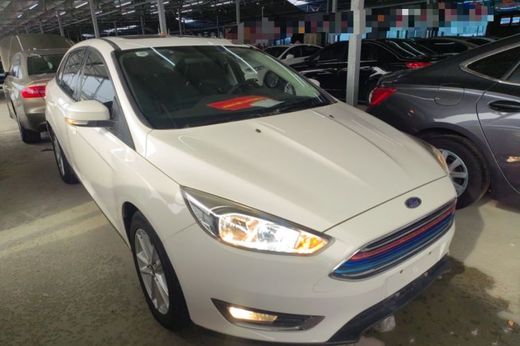 Used Ford Focus 2017 Sedan EcoBoost 125 Manual – Ultra-Style Edition with SmartDrive Features
