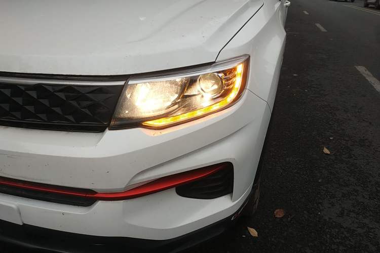 Used CHANGAN CS35PLUS 2021 Revised Version Glory Million Edition 1.6L Manual Luxury Edition

