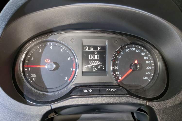 Used Volkswagen Polo 2016 1.6L Automatic Comfort Model
