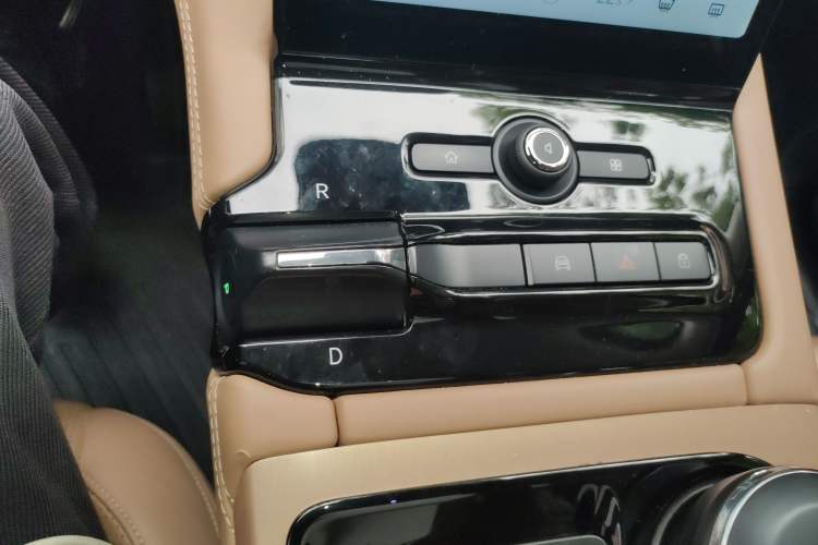 Used Nio ES8 2018 Founder Edition Gear Lever