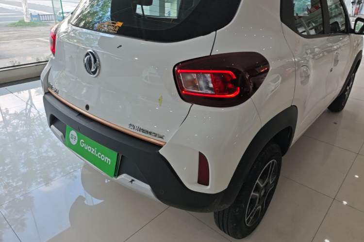 Used Dongfeng NAMMI BOX 2022 Revised Light Wind Edition 201 km Standard Version
