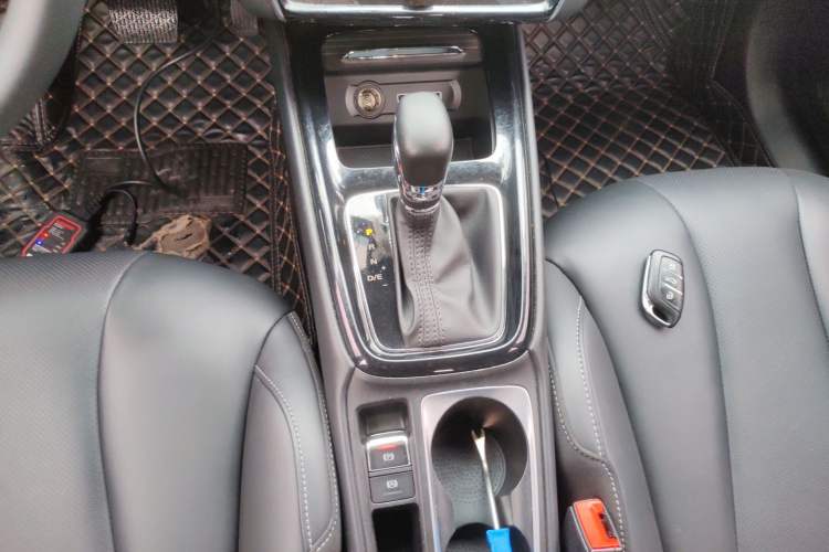 Used Roewe i5 2020 1.5L Automatic 4G Connect Luxury Flagship Edition