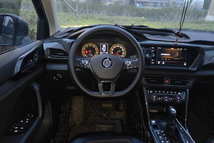 Used Volkswagen Tharu 2019 280TSI Two-Wheel Drive Luxury Version China VI Standard Steering Wheel