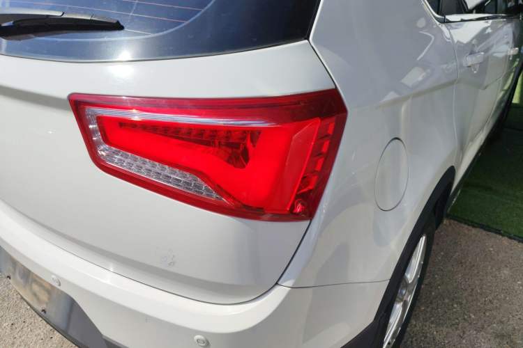 Used Baojun 560 2015 1.8L manual Comfort trim level Exterior 3