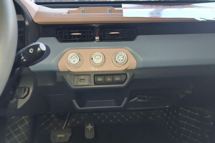 Used Chery QQ Ice Cream 2024 120km Milkshake
