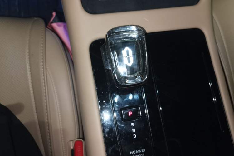 Used Hima AITO M7 2024 1.5T Rear-Drive Plus Version 5 Seats Gear Lever