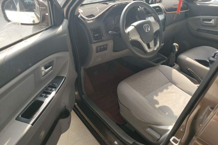 Used BAIC Weiwang M20 2014 1.5L Basic Version DAM15DL
