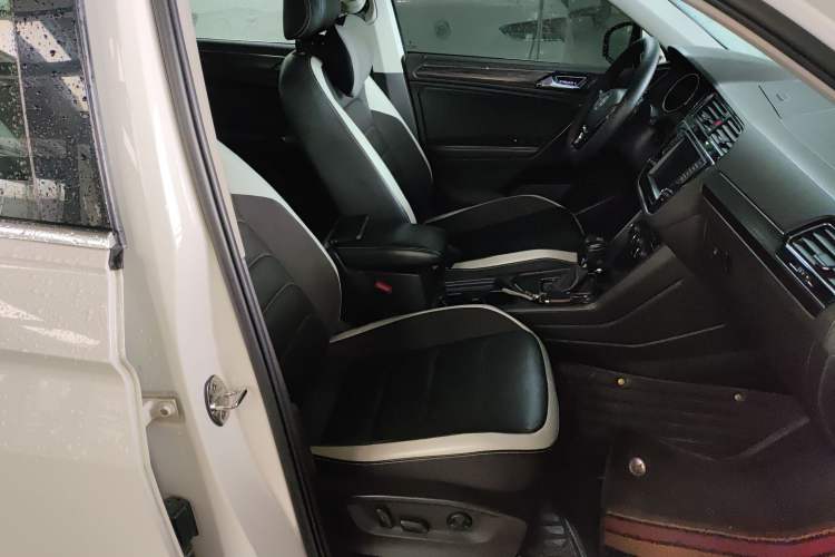 Used Volkswagen Tiguan L 2017 330TSI Automatic Two-Wheel Drive Luxury Edition