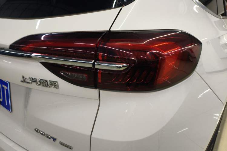 Used Buick Envision 2021 Encore Plus 652T 7-Seater Four-Wheel-Drive Luxury Model Right Rear Taillight