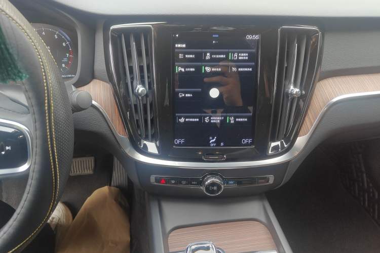 Used Volvo S60 2022 B4 Zhiyuan Luxury Edition