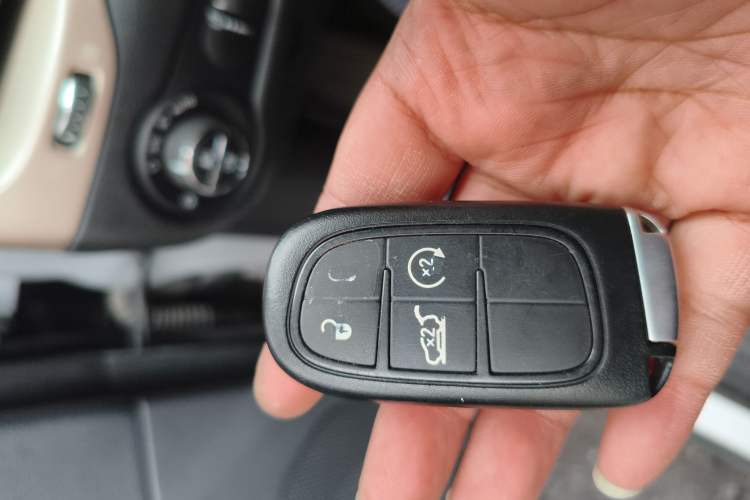 Used Jeep Cherokee 2016 2.4L Superior Edition
