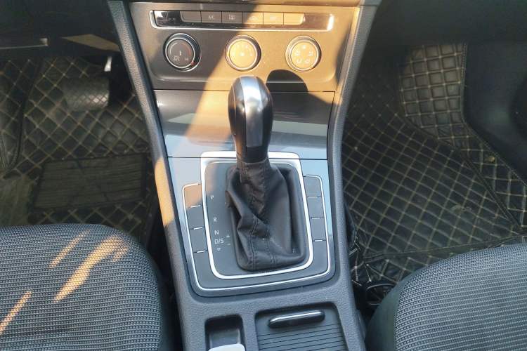 Used Volkswagen Golf 2019 1.6L Automatic Comfort Model China V Standard