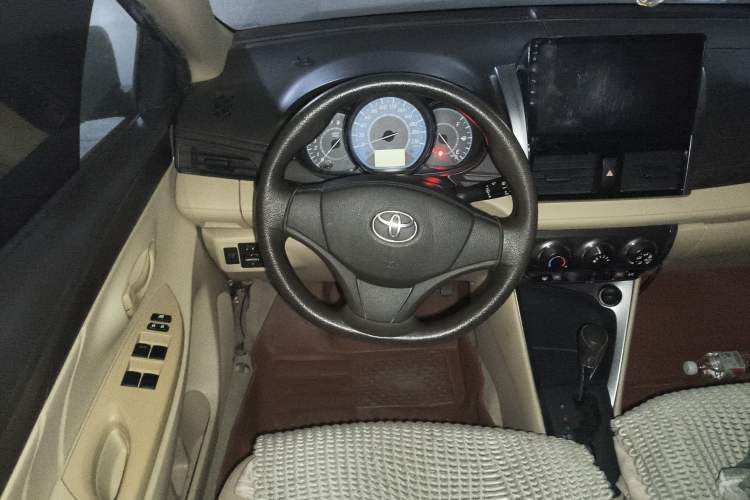 Used Toyota YARiS L Zhi Xuan 2014 1.3E Automatic Charm Edition