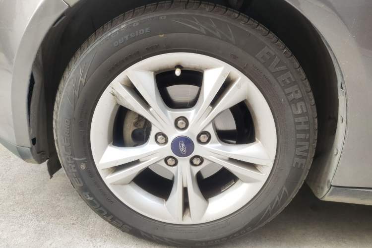 Used Ford Focus 2012 Sedan 1.6L Manual Fashion Edition
