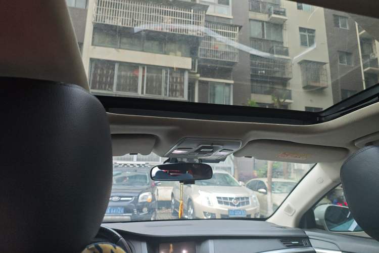 Used Geely Auto Emgrand GT 2015 1.8T Comfort Model Headliner