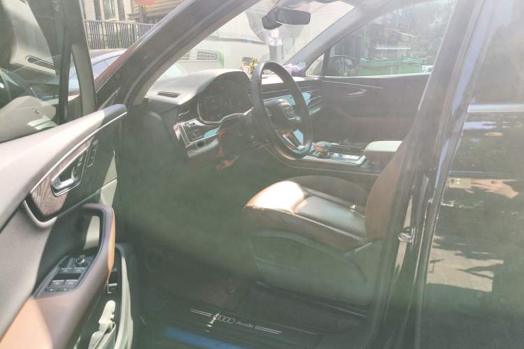 Used Audi Q7 2020 55 TFSI quattro S line sports model