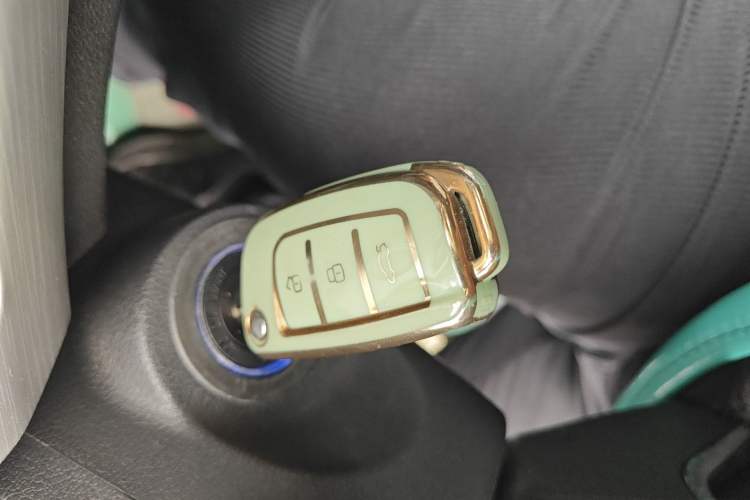 Used Geely Auto Vision X3 2019 Upgraded Model 1.5L Manual Elite Version Interior 1