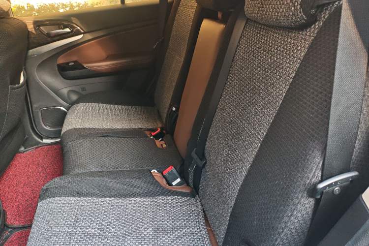 Used BYD Tang New Energy 2015 2.0T Four-Wheel-Drive Flagship Model