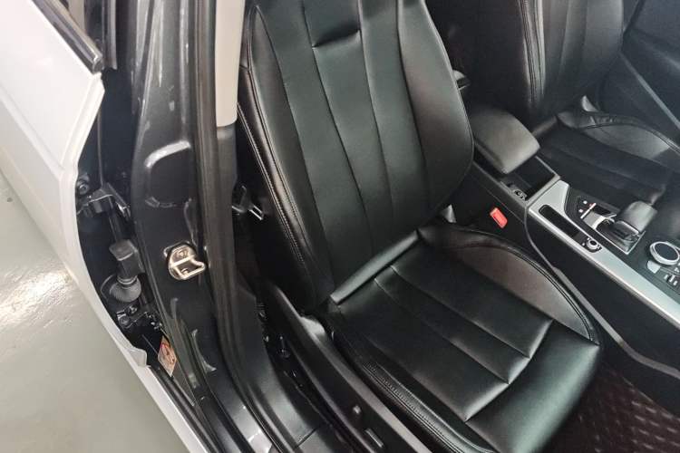 Used Audi A4L 2019 40 TFSI Fashion Edition China VI Emission Standard
