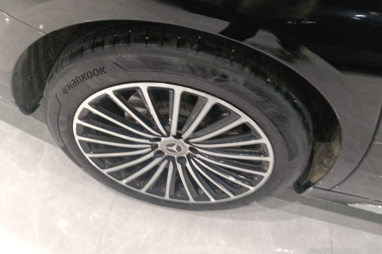 Used Mercedes-Benz E-Class 2024 E 300 L Luxury Model Right Rear Wheel Hub