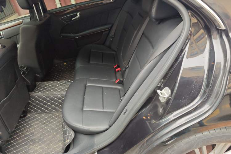 Used Mercedes-Benz E-Class 2010 E 260 L CGI Elegant Model
