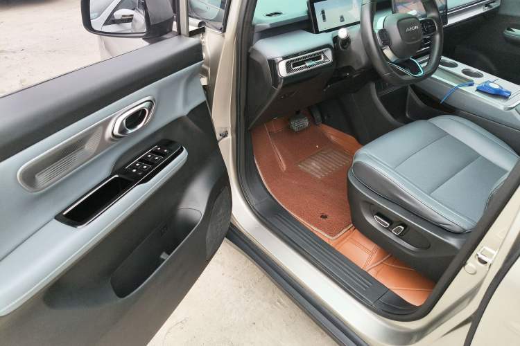 Used AION Y 2023 Younger Star Edition Driver Seat