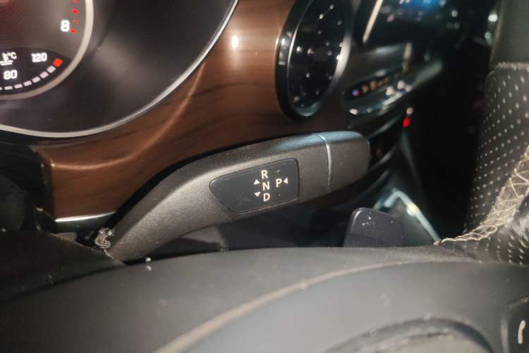 Used Mercedes-Benz V-Class 2020 V 260 Avantgarde Edition