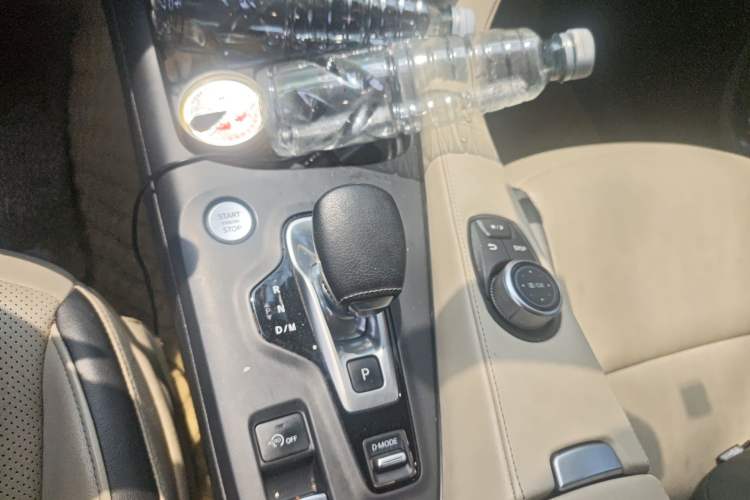 Used Infiniti QX50 2018 2.0T Two-Wheel Drive Fashion Edition Gear Lever