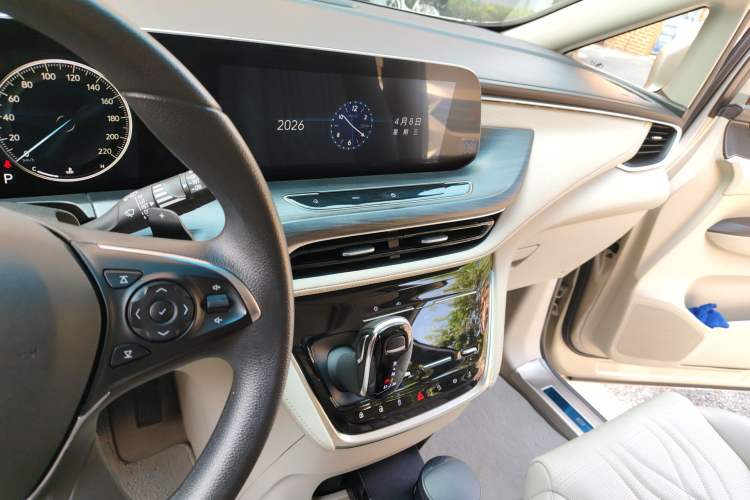 Used Buick GL8 2022 ES Landtrek 653T Comfort Edition