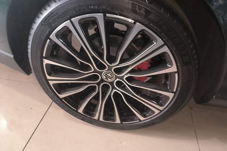 Used MG 7 2025 2.0T 405 AT Luxury Edition