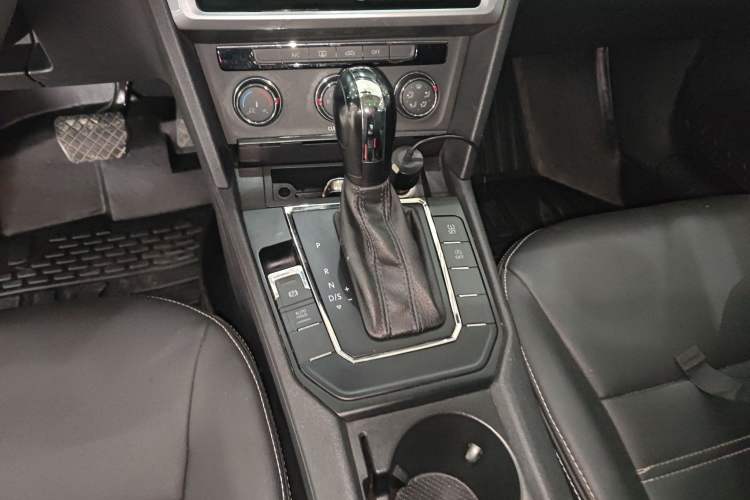 Used Volkswagen Lamando 2019 230TSI DSG Fashion Edition China VI