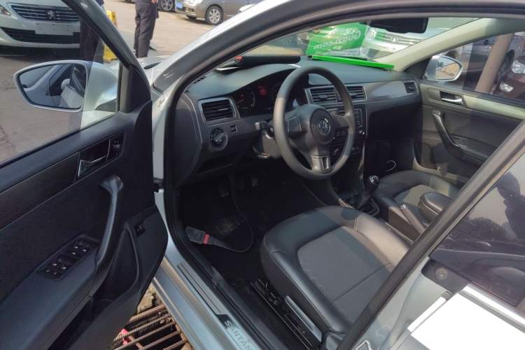 Used Volkswagen Santana 2015 1.6L Manual Comfort Edition Driver Seat